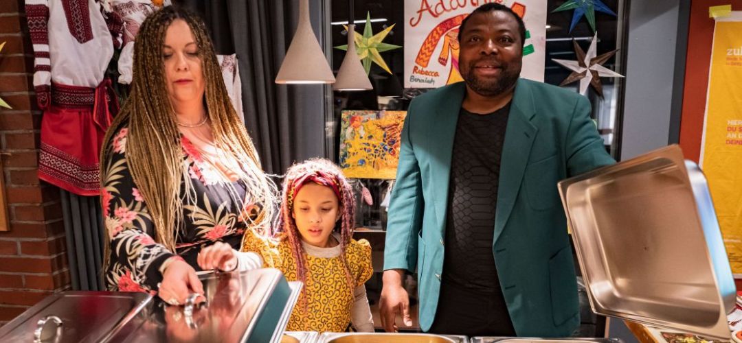 Adaora beim Abschlussevent von zukunft plus