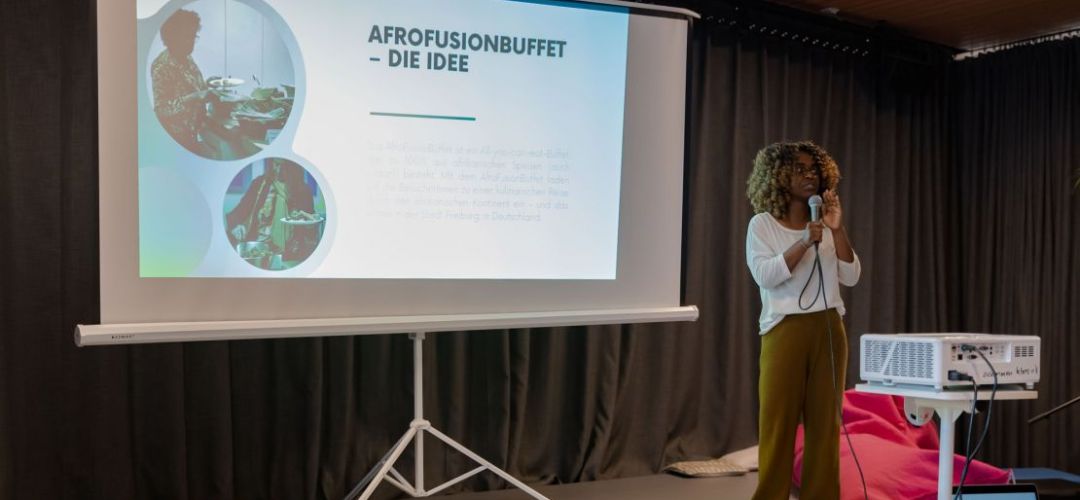 Elevatorpitch von Afro Fusion Buffet beim Halbzeitshowing von zukunft +